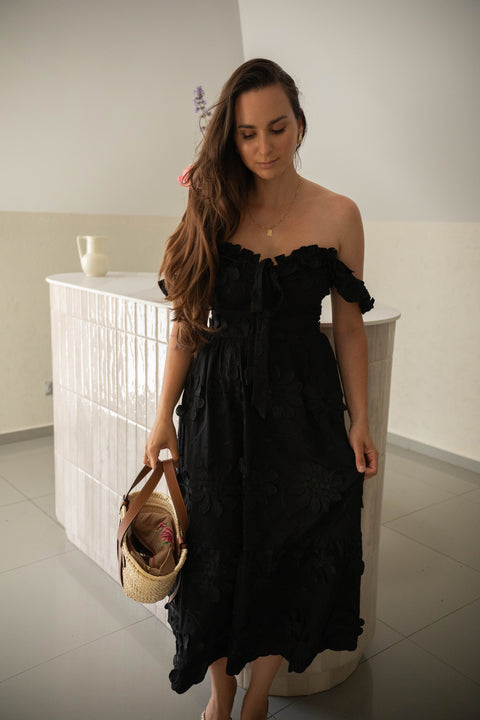 Anna black embroidery
