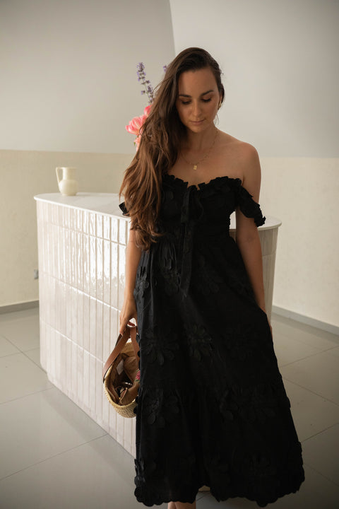 Anna black embroidery