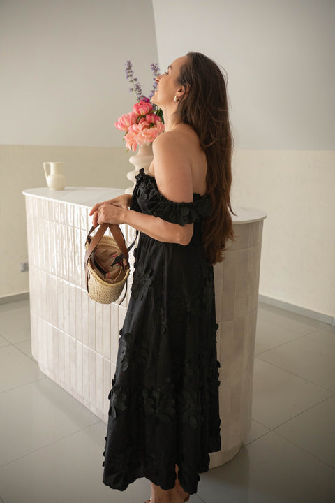 Anna black embroidery