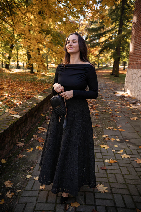 Anna black embroidery