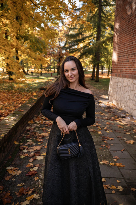 Anna black embroidery