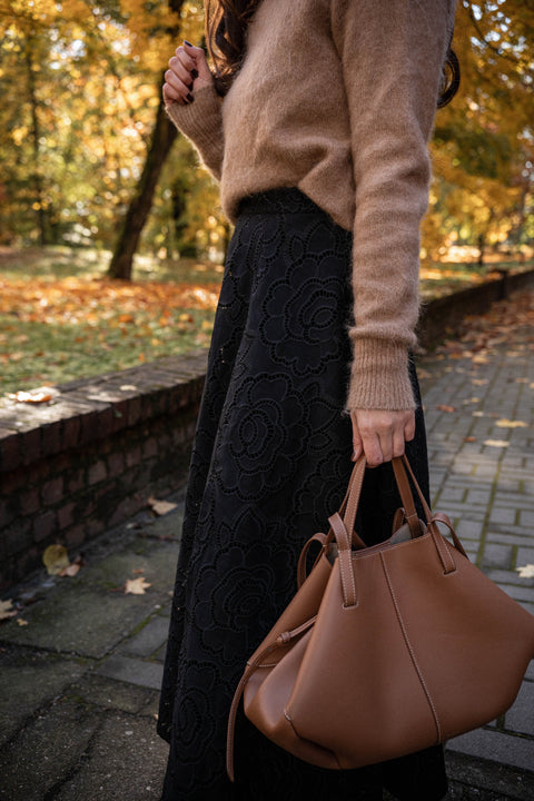 Anna black embroidery
