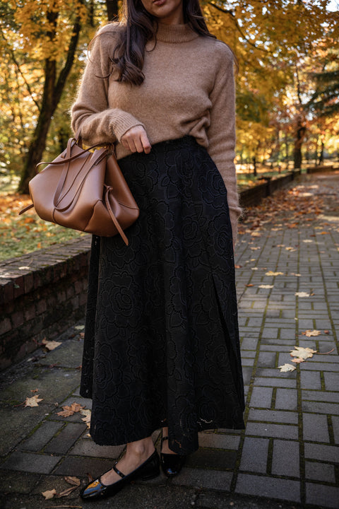 Anna black embroidery